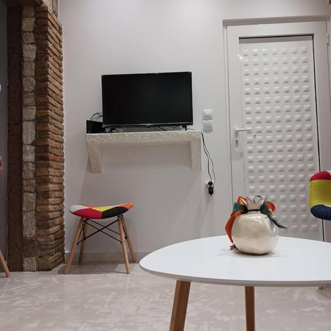 Appartement Boutique Eptalofos 15Min From Airport And Sea à Kouvarás Extérieur photo